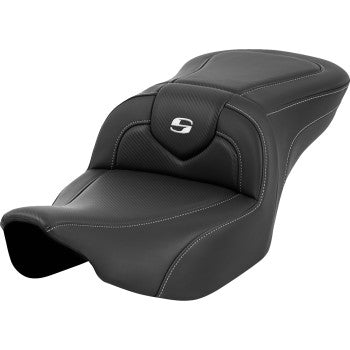 SADDLEMEN Roadsofa™ Seat - Carbon Fiber - Silver Stitch/Silver Logo - without Backrest - FL '23-'24 823-07-185