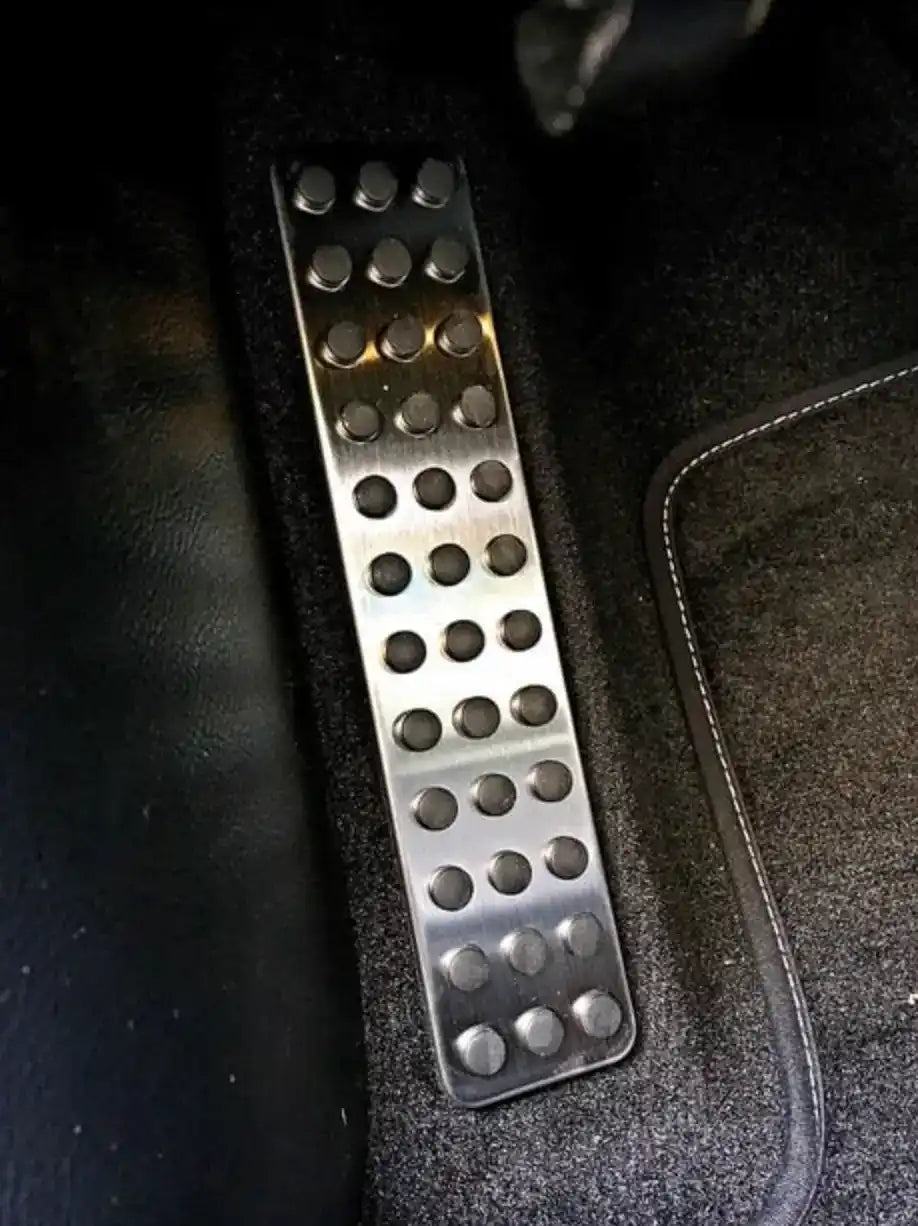 Speedlogix Footrest / Dead Pedal 2008-2023 Challenger