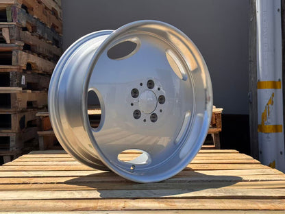 MB25 18x8.5 5x112 +35 66.6 Silver Machined Lip