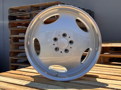 MB25 18x9.5 5x112 +30 66.6 Silver Machined Lip