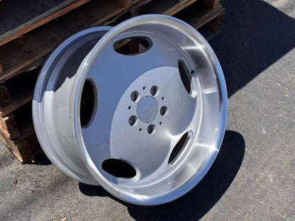 MB25 18x9.5 5x112 +30 66.6 Silver Machined Lip
