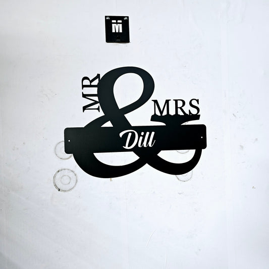 Mr & Mrs family name sign