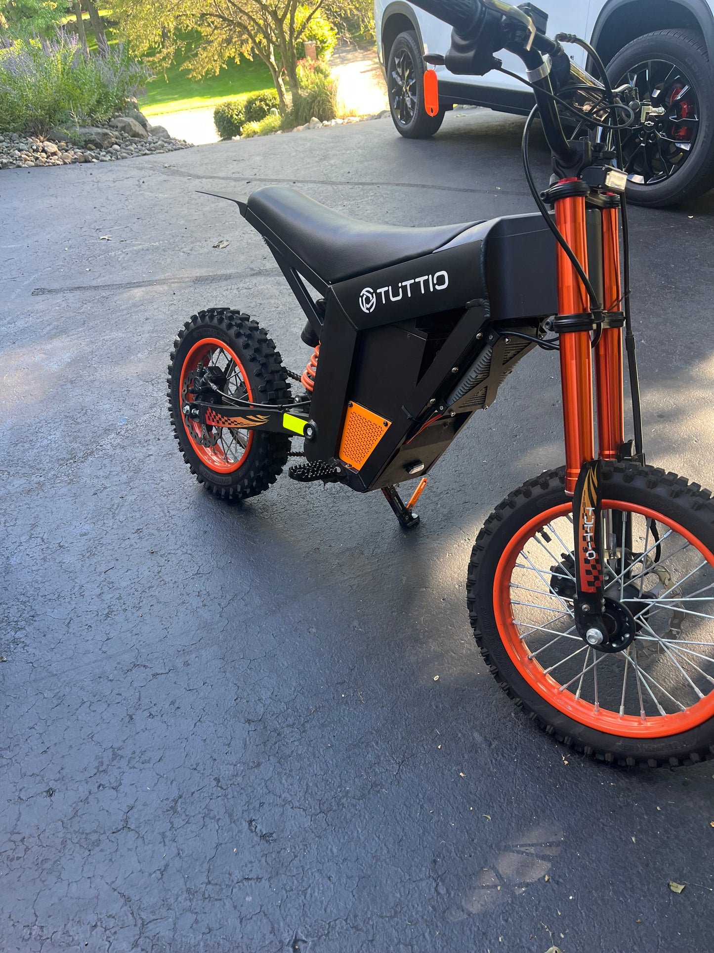 Tuttio Motor Cover pannels