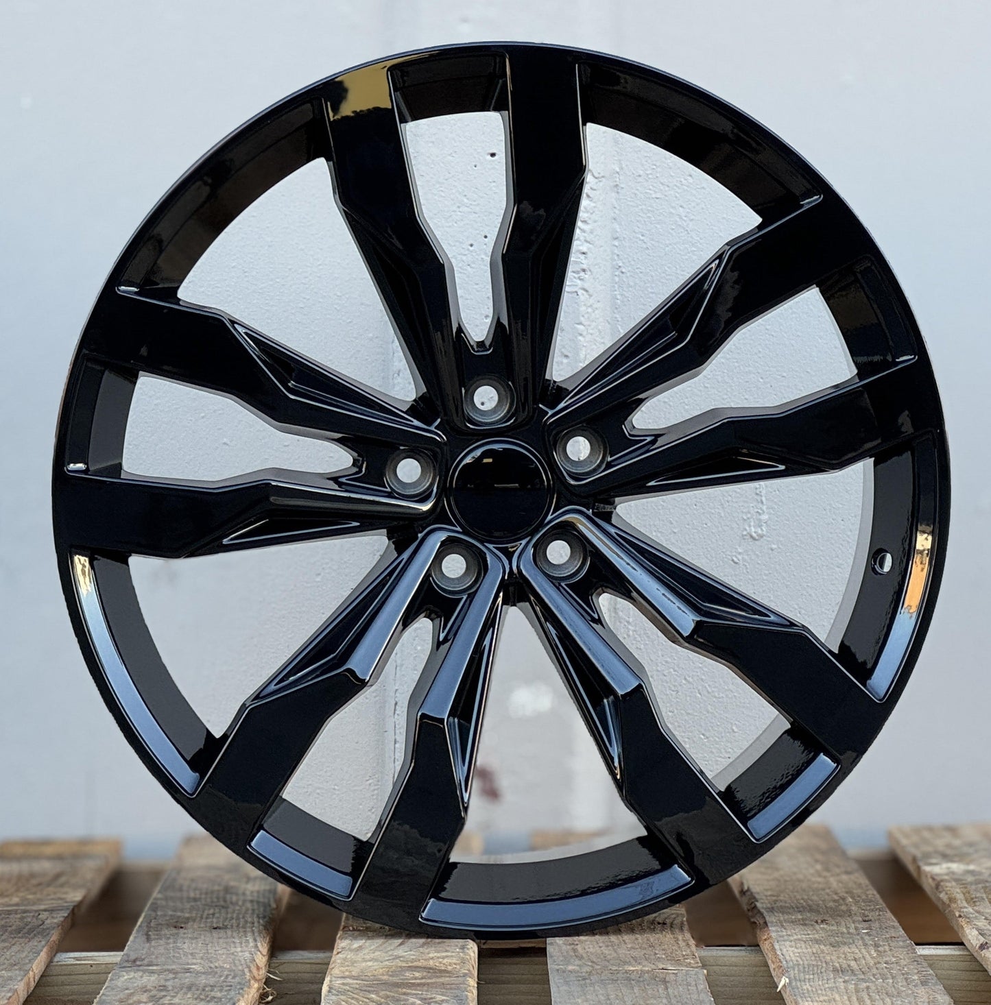 VW1 19x8.5 5x112 +42 57.1 Gloss Black
