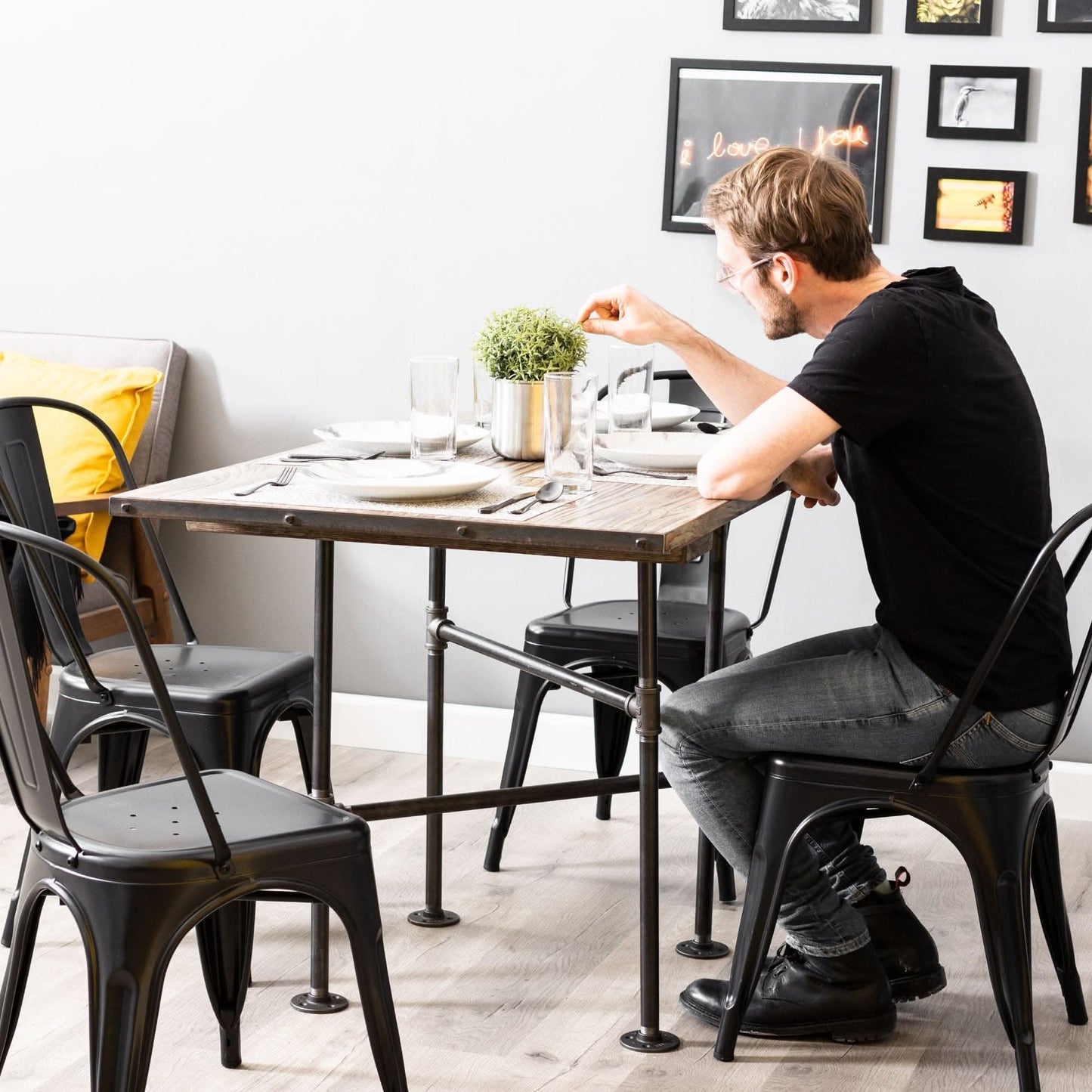 Solitaire Kitchen Table By PIPE DECOR