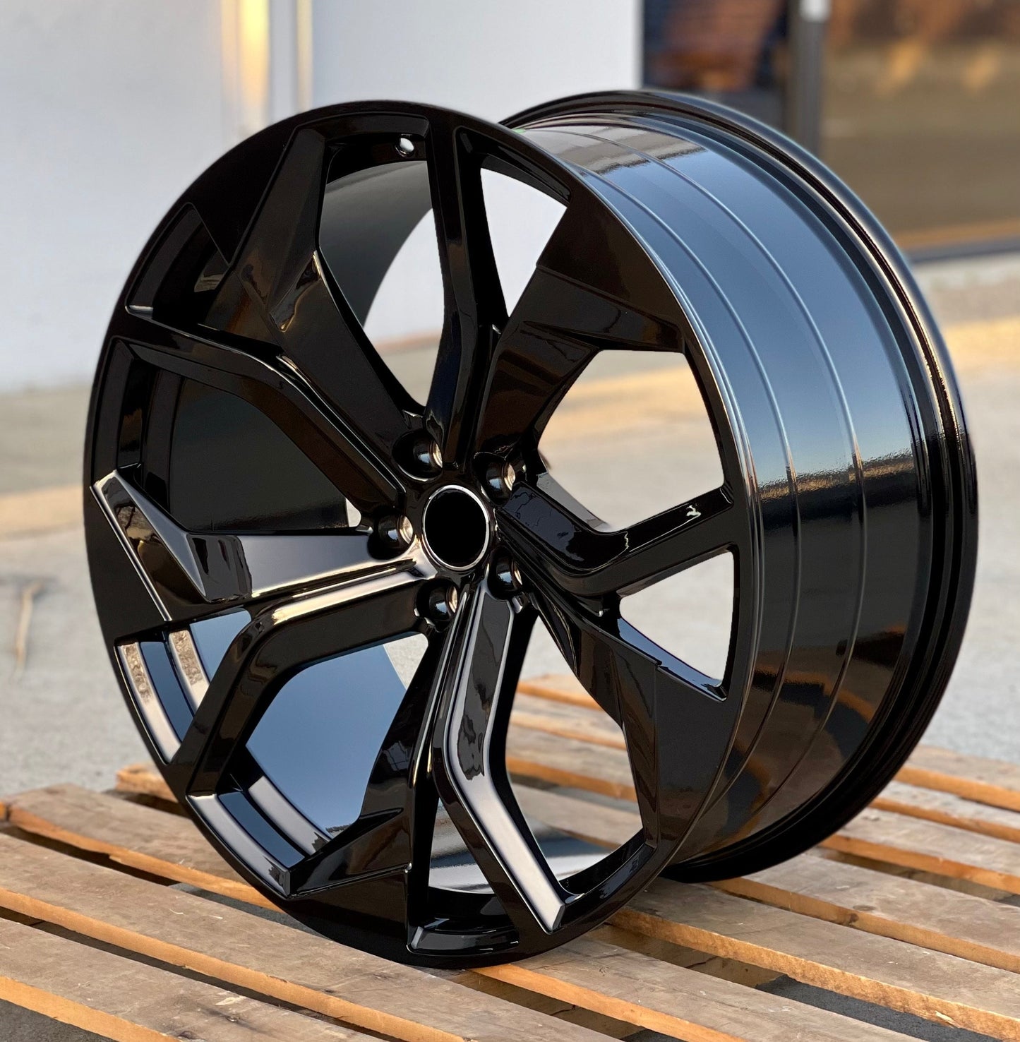AU13 21x9.5 5x112 +26 66.6 GLOSS BLACK