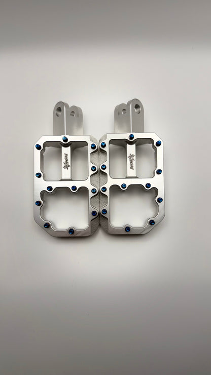 Razor Wide Style Pegs