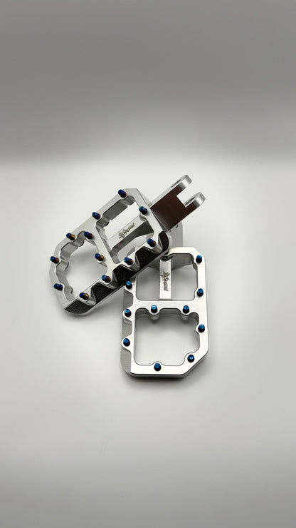 Razor Wide Style Pegs
