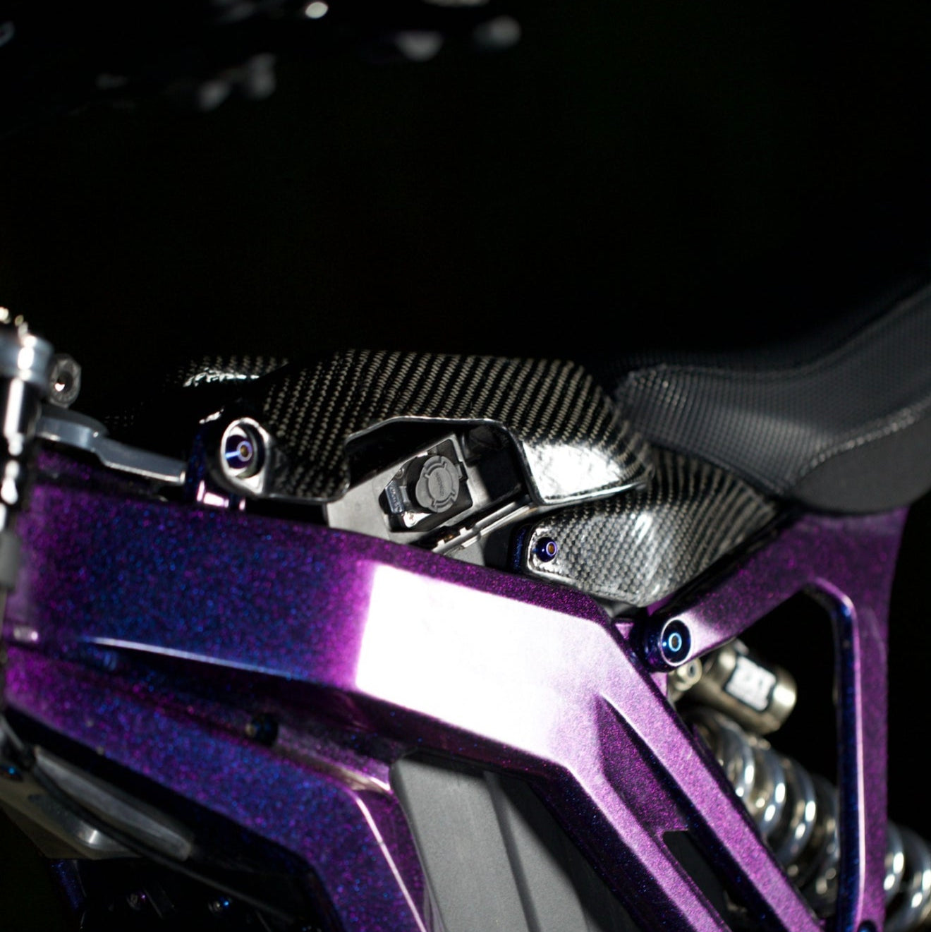 (Preorder)Eride Pro Carbon Fiber Battery Lid