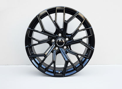 AU18 21x9.5 5x112 +26 66.6 Gloss Black