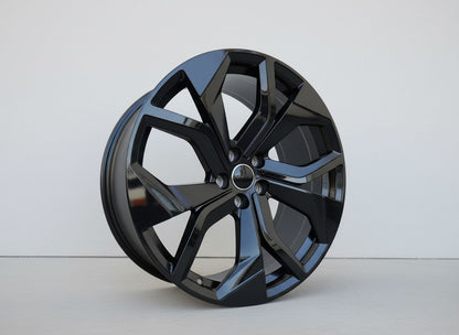 AU13 22x10 5x112 +26 66.6 Gloss Black
