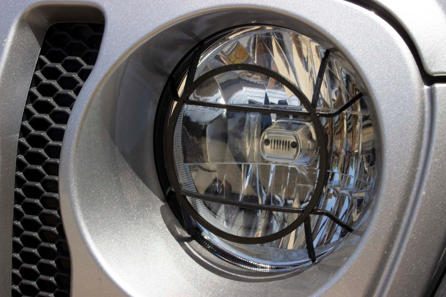 Fishbone Offroad Headlight Guards for 2018 & Up Jeep Wrangler/Gladiator FB21120