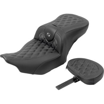 SADDLEMEN RoadSofa™ Seat - with Backrest - Carbon Fiber - Lattice Stitch - Gray Stitch - FLTR/FLHX '23-'24 823-07-206B2