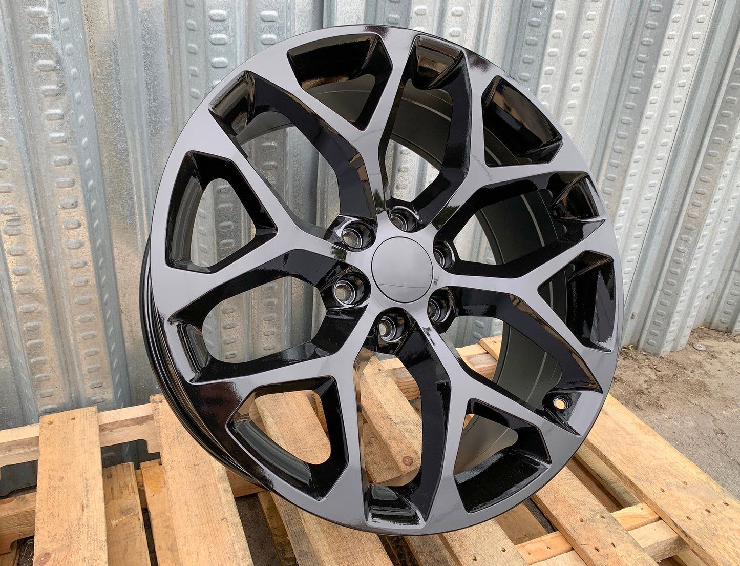 GM1 22x9 6x139.7 +24 78.1 GLOSS BLACK (FITS GMC SILVERADO TAHOE SIERRA)