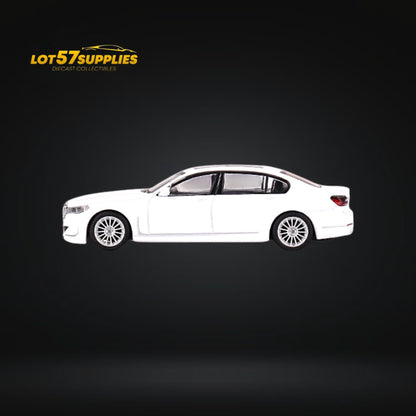 Mini-GT BMW Alpina B7 xDrive Alpine White 1:64 #557 MGT00557