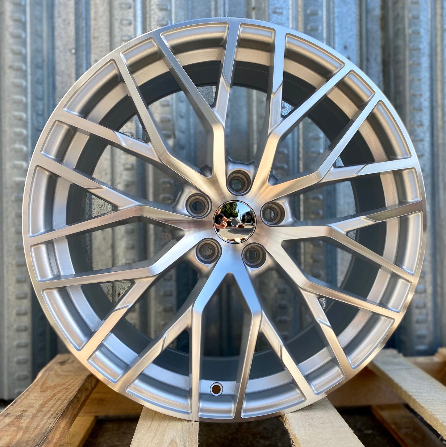 AU1 20x9.0 5x112 +32 66.6 Silver Machined Face