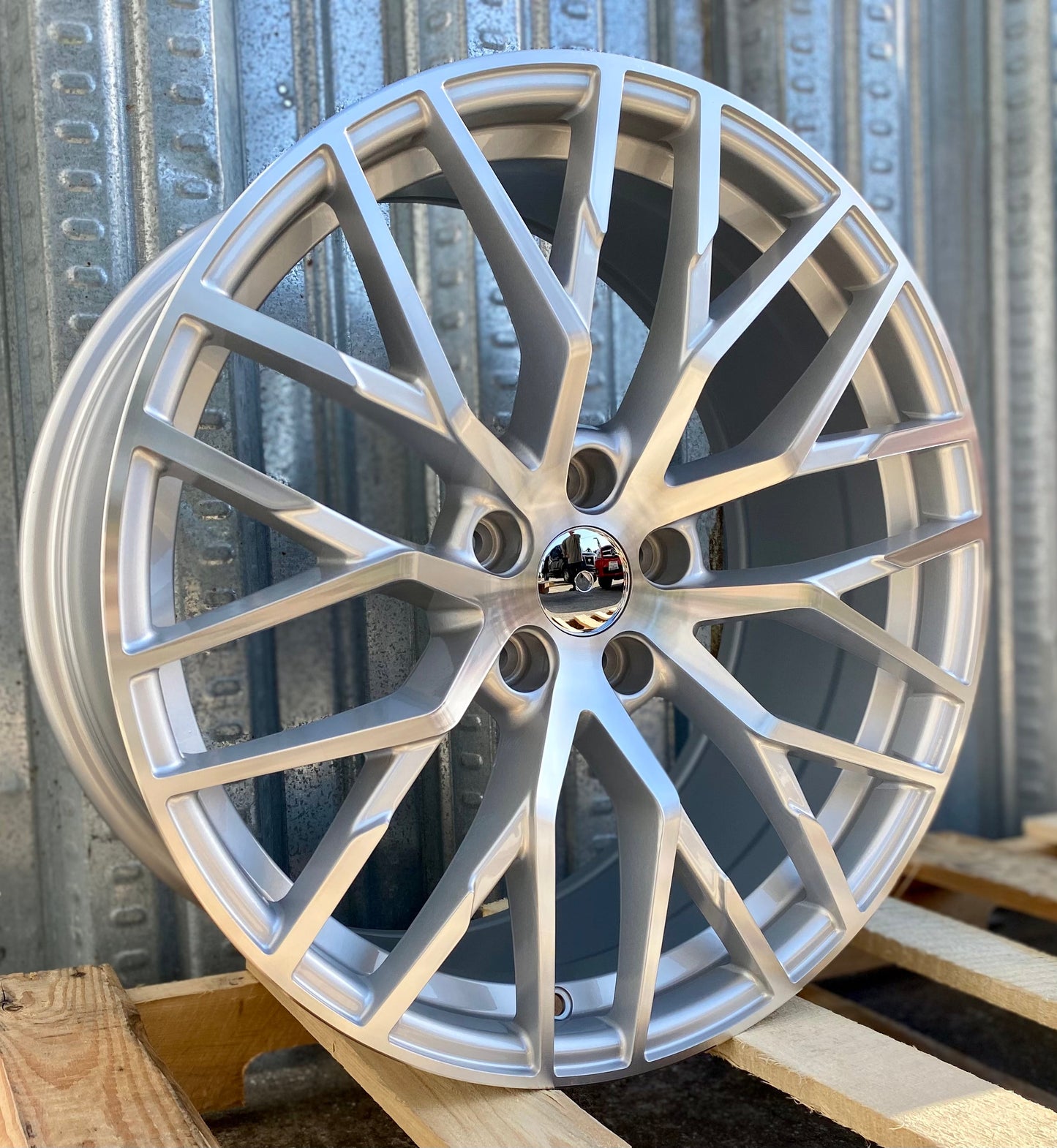 AU1 20x9.0 5x112 +32 66.6 Silver Machined Face