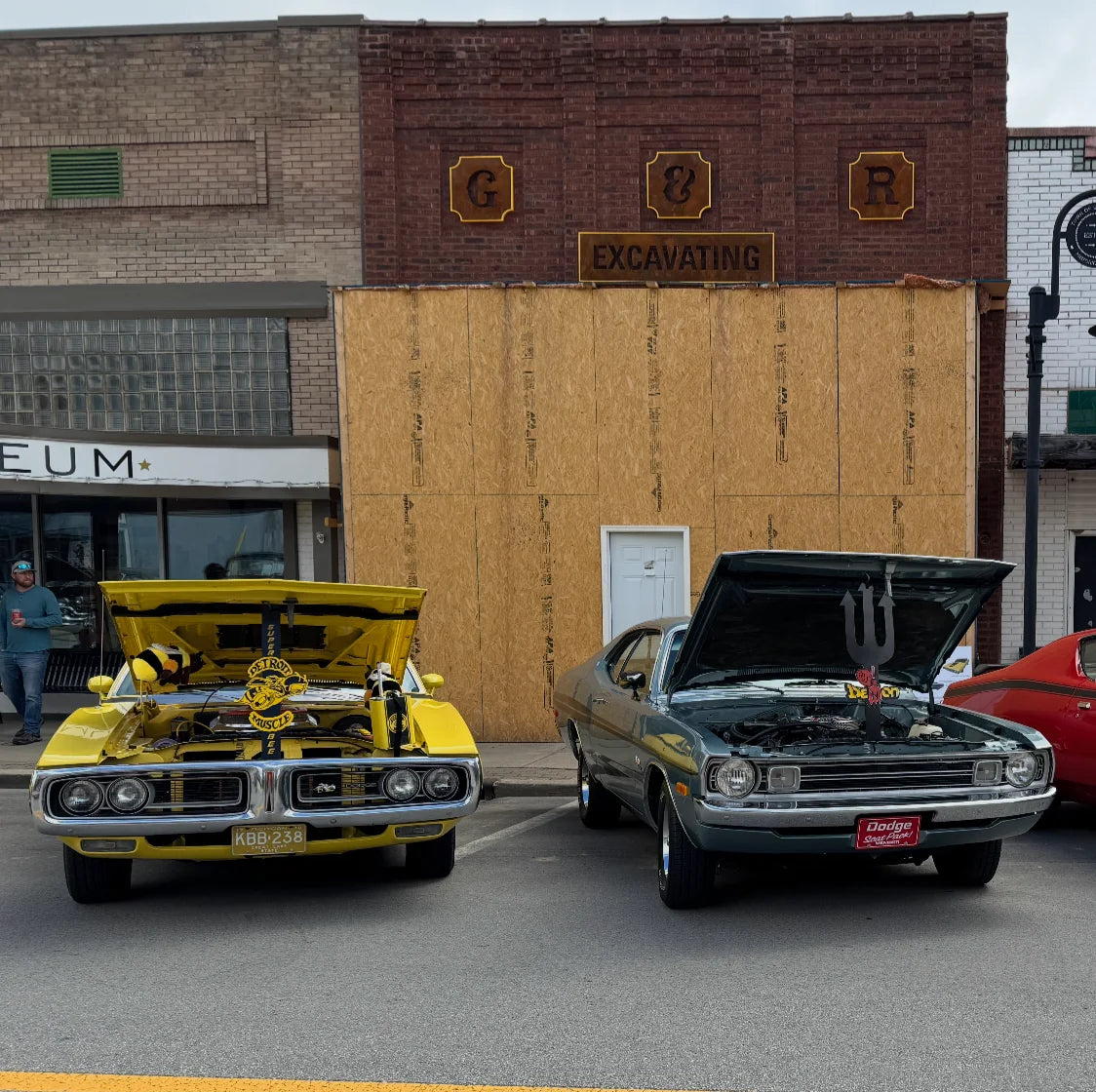 Custom Car Shows Hood Props