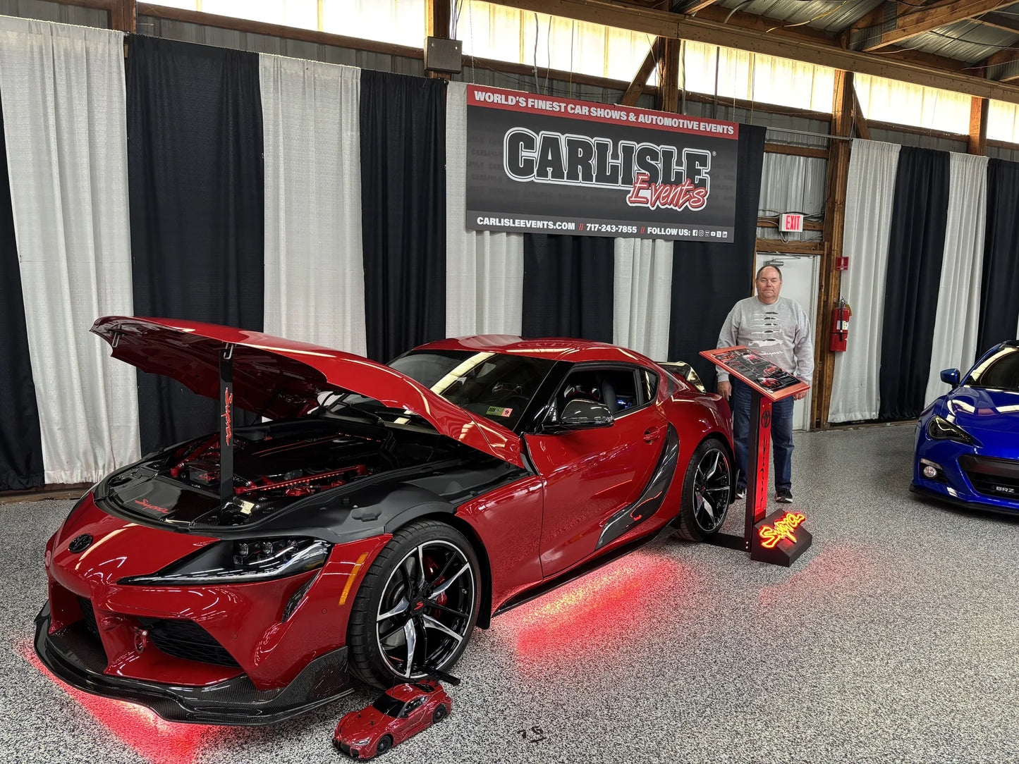 Supra Show board display stand