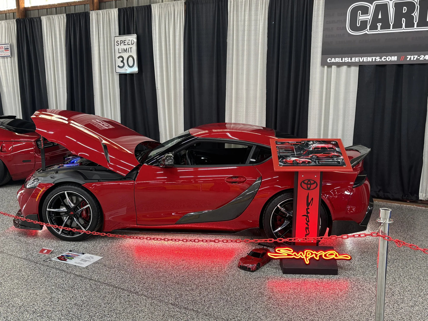Supra Show board display stand