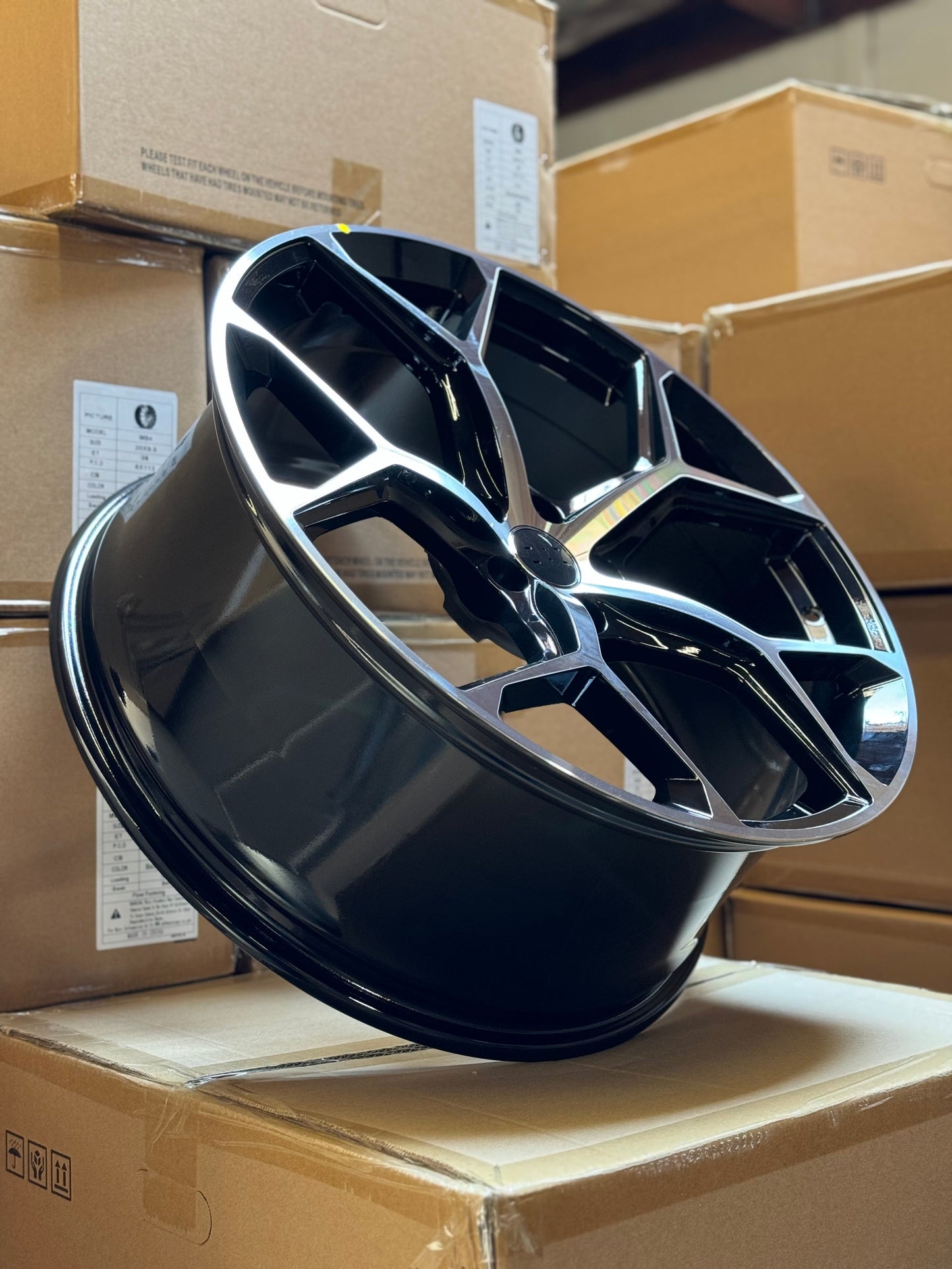 AU16 20x9 5x112 +30 66.6 Black Machined Face