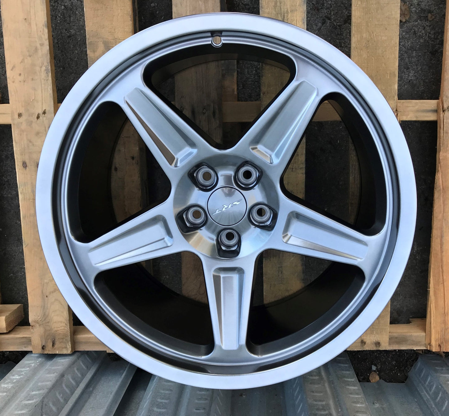 SR1 20x9.5 5x115 +15 71.5 Hyper Black