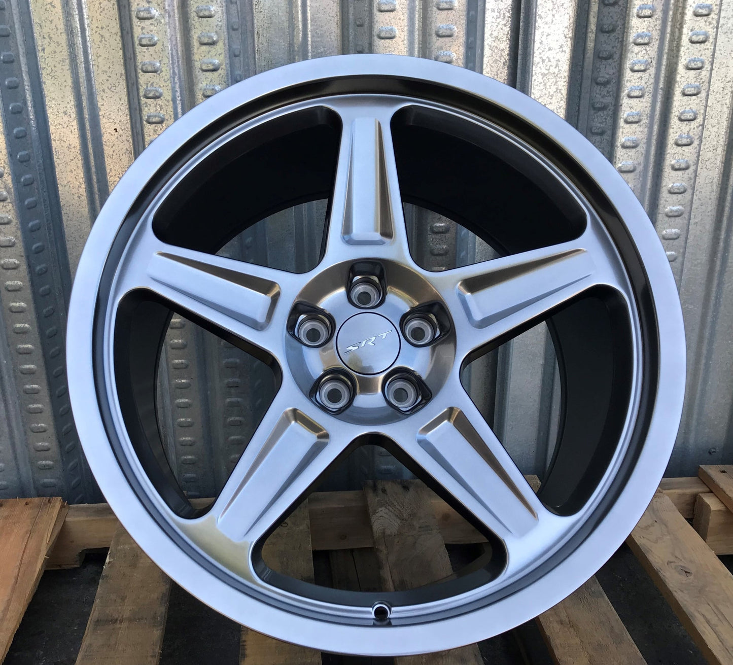 SR1 20x9.5 5x115 +15 71.5 Hyper Black