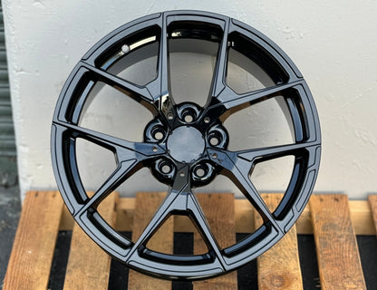 MB19 18x8.5 5x112 +35 66.6 Gloss Black
