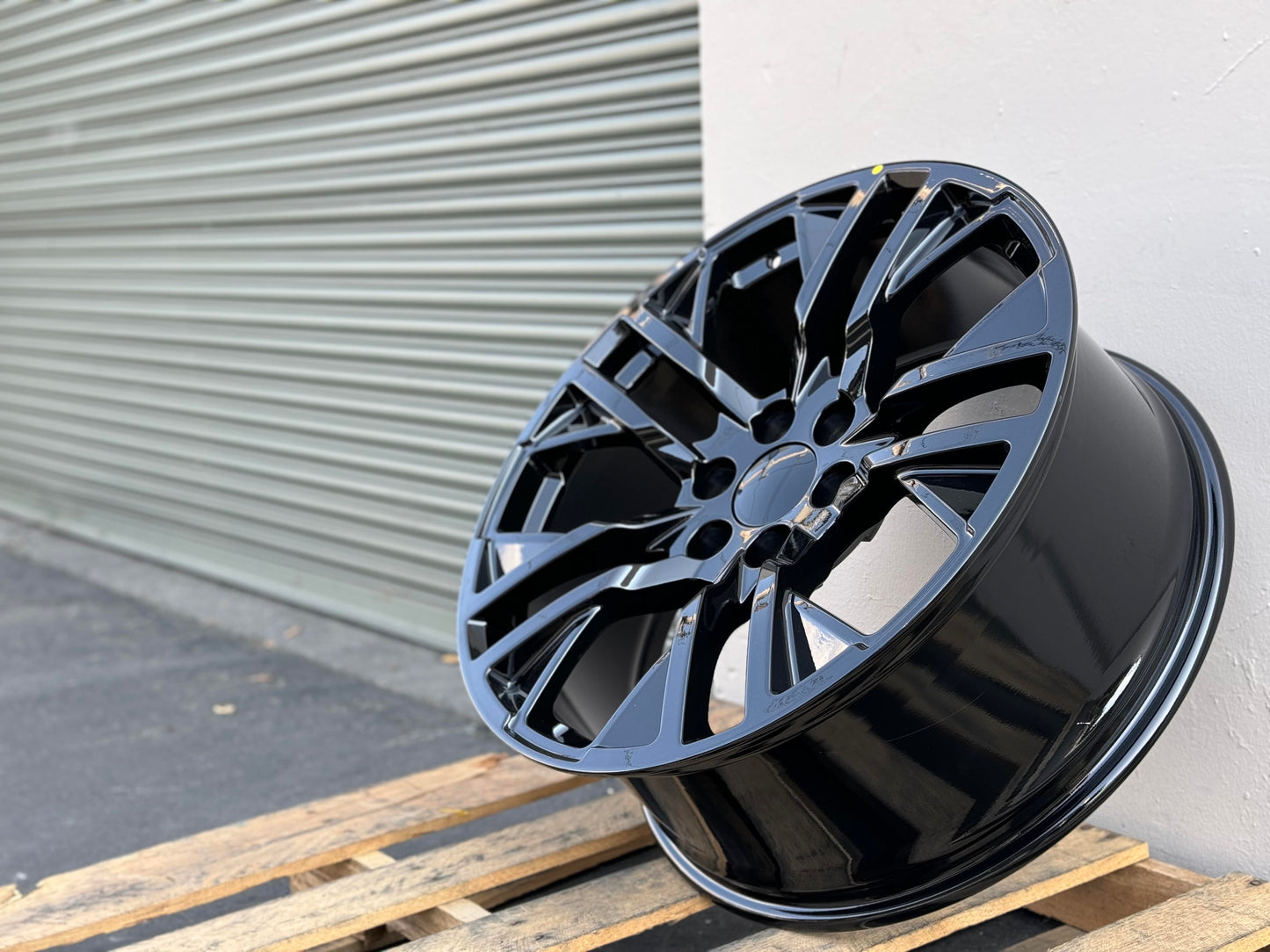 GM3 22x9 6x139.7 +20 78.1 GLOSS BLACK (FITS GMC SILVERADO TAHOE SIERRA)