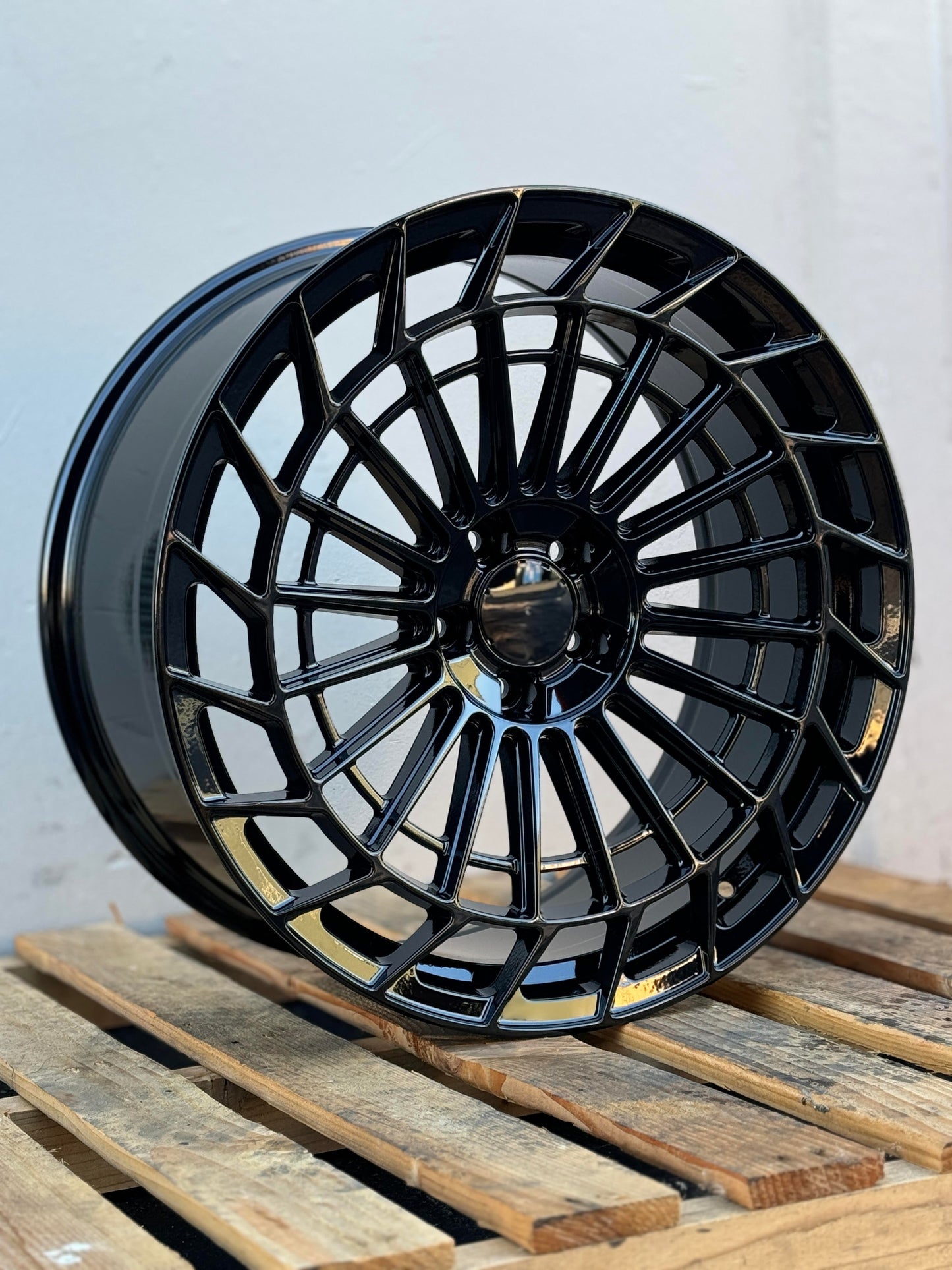 MB22 21x10 5x112 +43 66.6 Gloss Black
