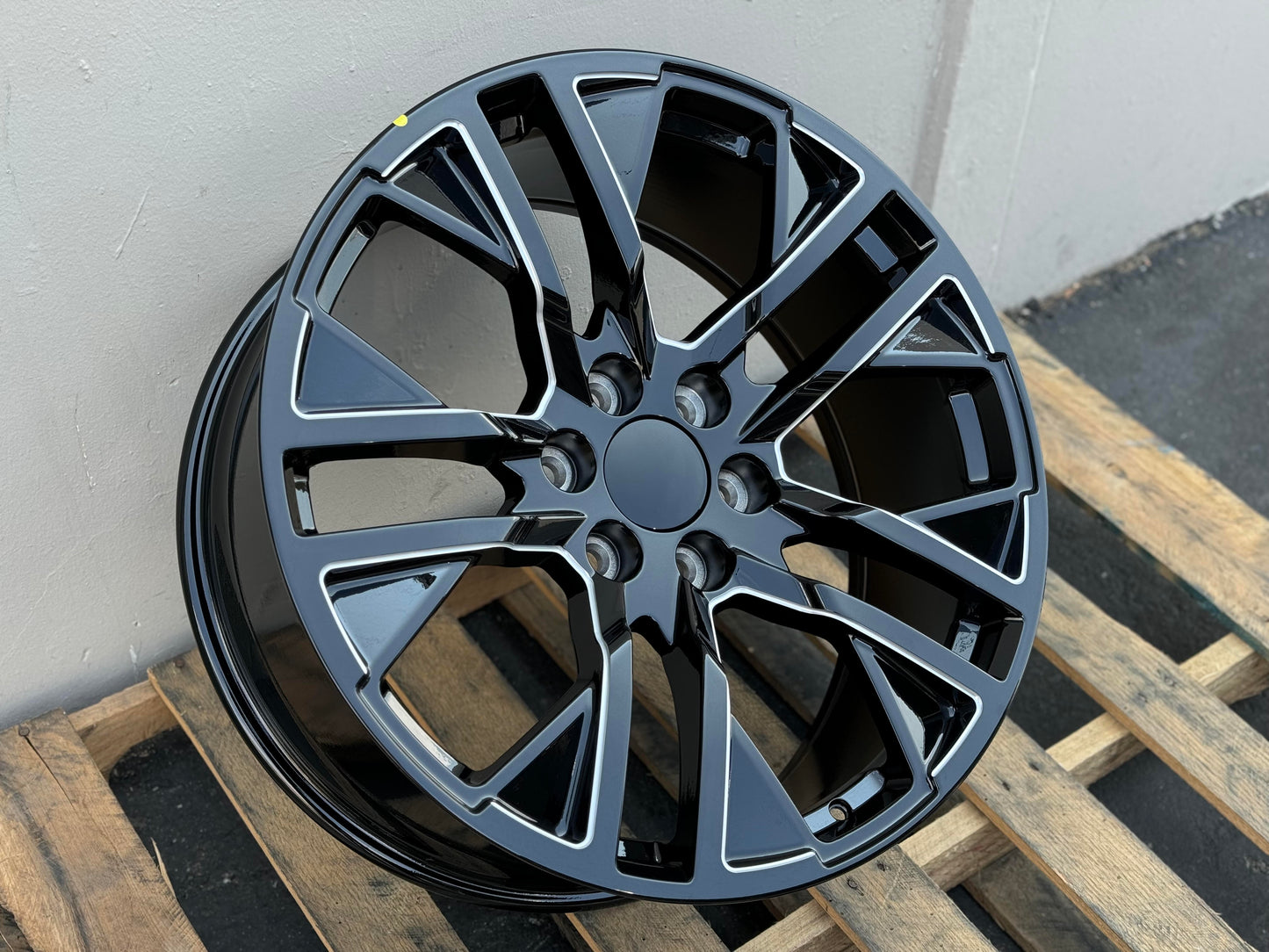 GM3 22x9 6x139.7 +24 78.1 Black+Milled Spokes (FITS GMC SILVERADO TAHOE SIERRA)