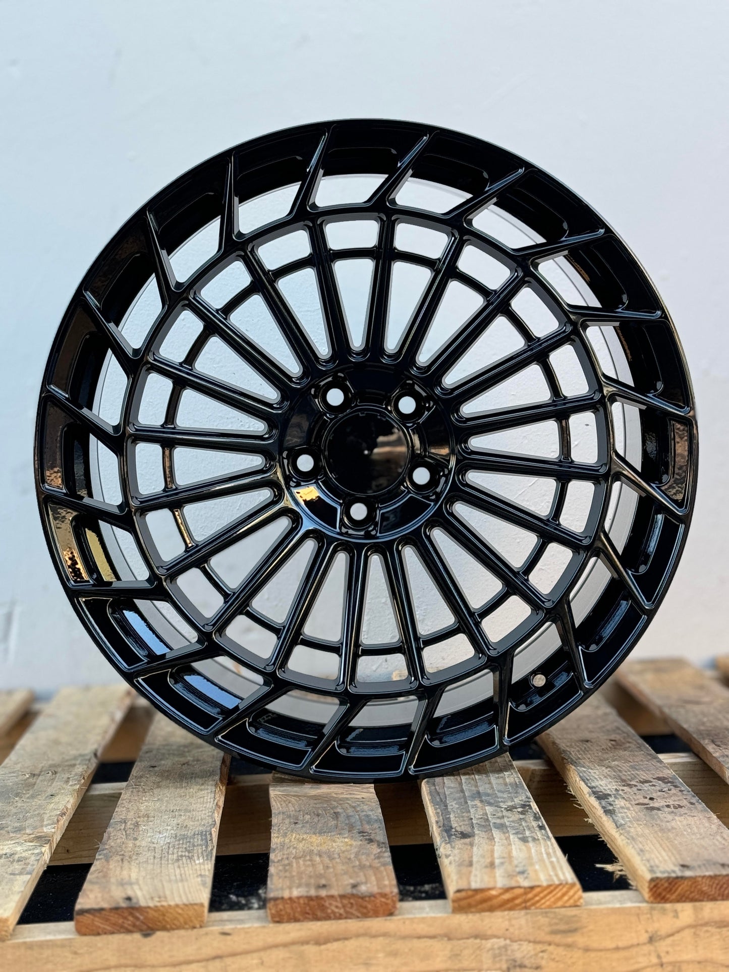 MB22 21x10 5x112 +43 66.6 Gloss Black