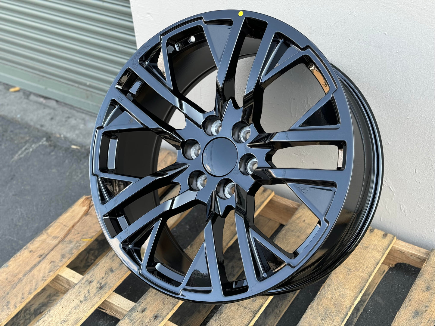 GM3 22x9 6x139.7 +24 78.1 GLOSS BLACK (FITS GMC SILVERADO TAHOE SIERRA)